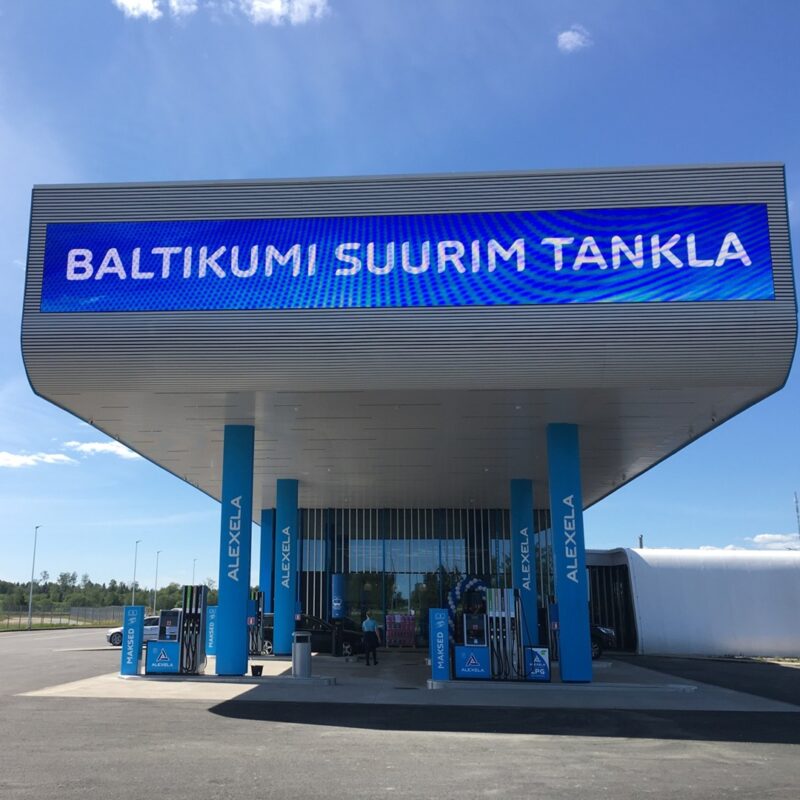 Alexela Imavere tankla, LED ekraan, digitaalne välimeedia, välimeedia reklaamipind