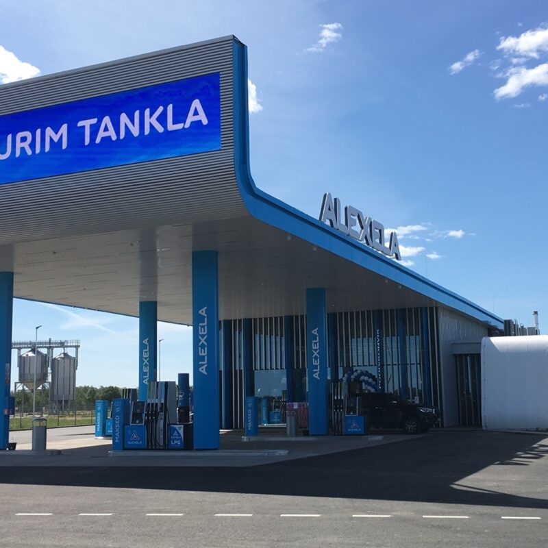 Alexela Imavere tankla, LED ekraan, digitaalne välimeedia, välimeedia reklaamipind