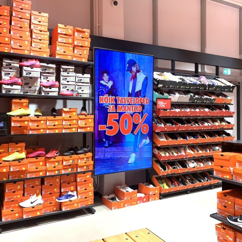 Nike Outlet Lasnamäe Centrumis, digitaalsed reklaamipinnad, Ledzep Group